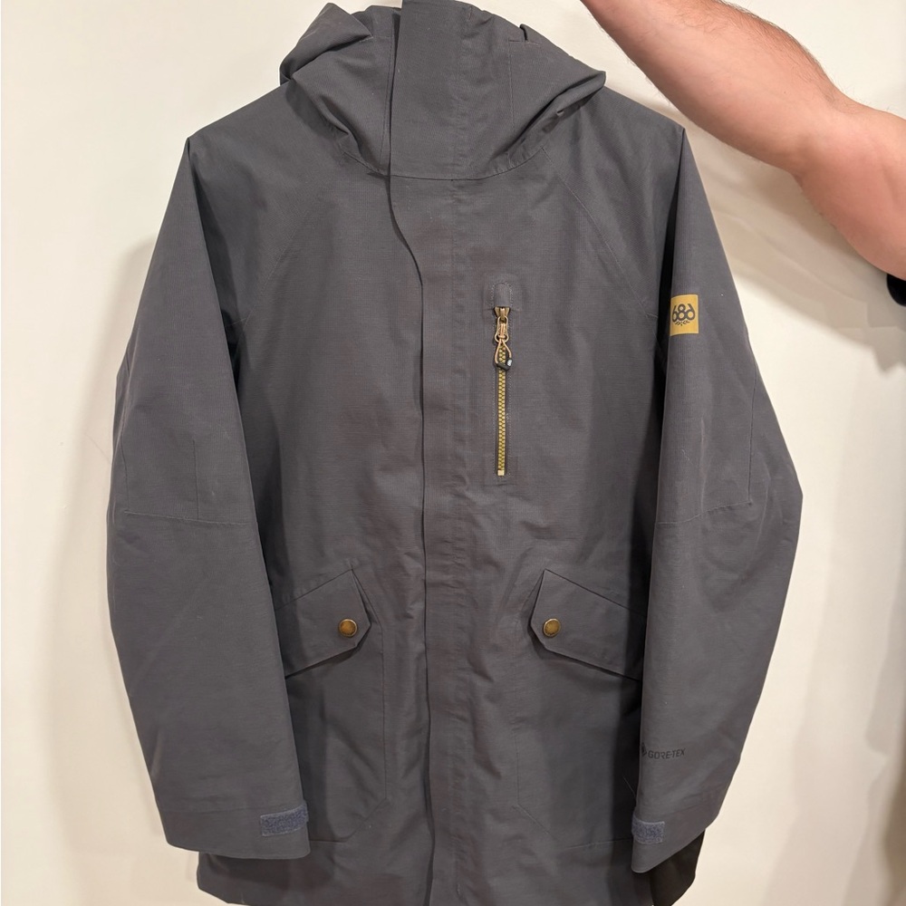 686 W's GLCR Gore-Tex Moonlight Insulated Jacket Gray and Gold M